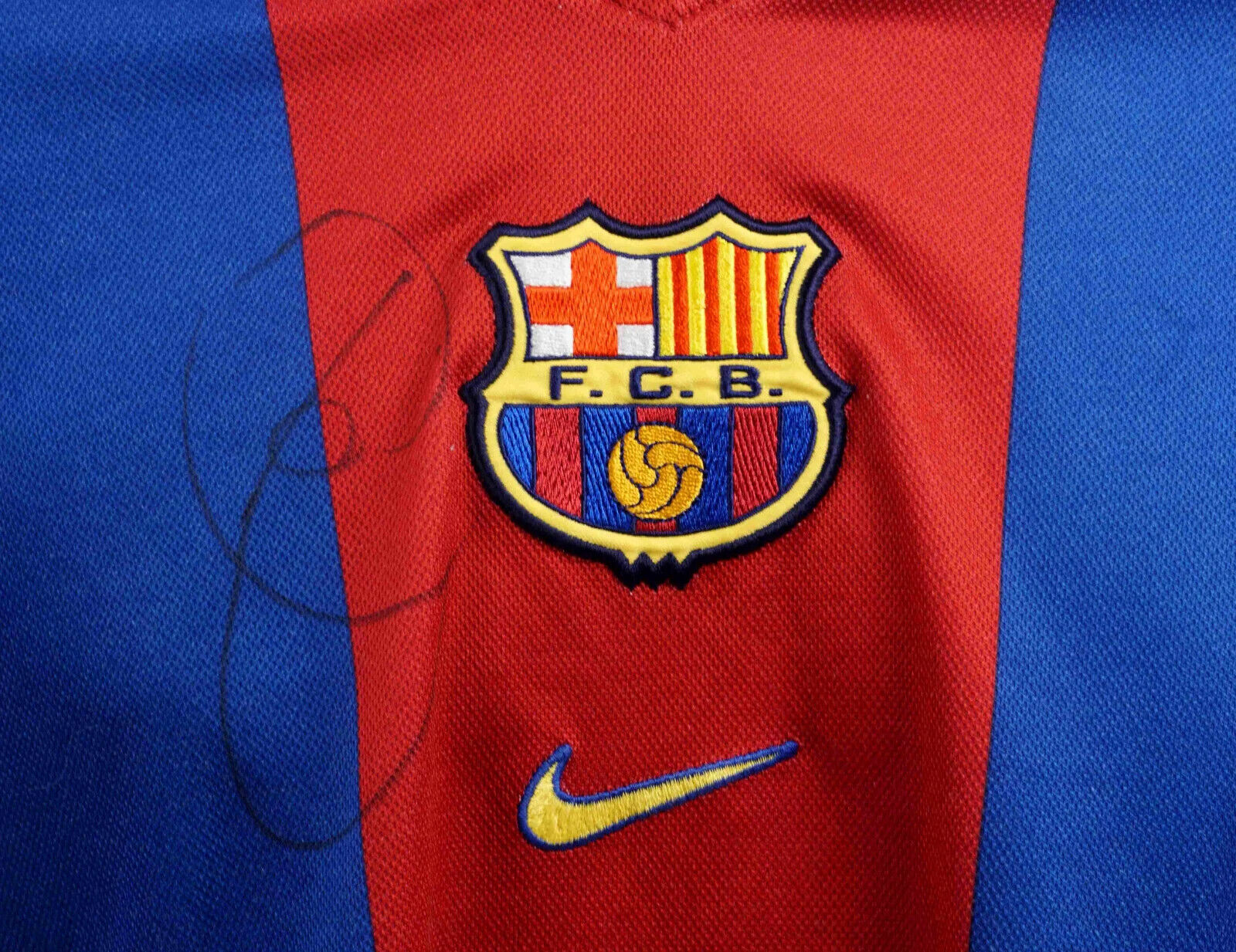 Xavi Hernandez Signed FC Barcelona Home Vintage Soccer Jersey with Beckett COA